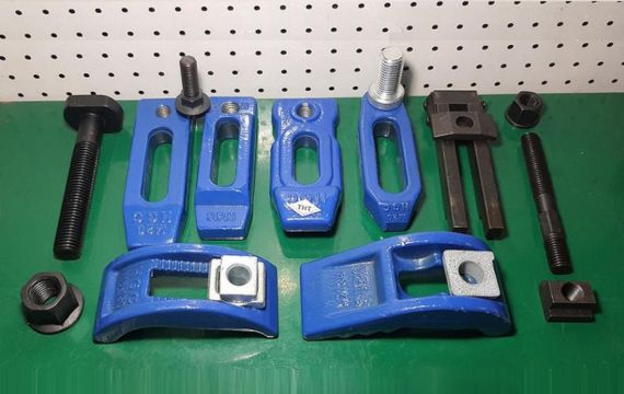 Injection Mold Clamps Type